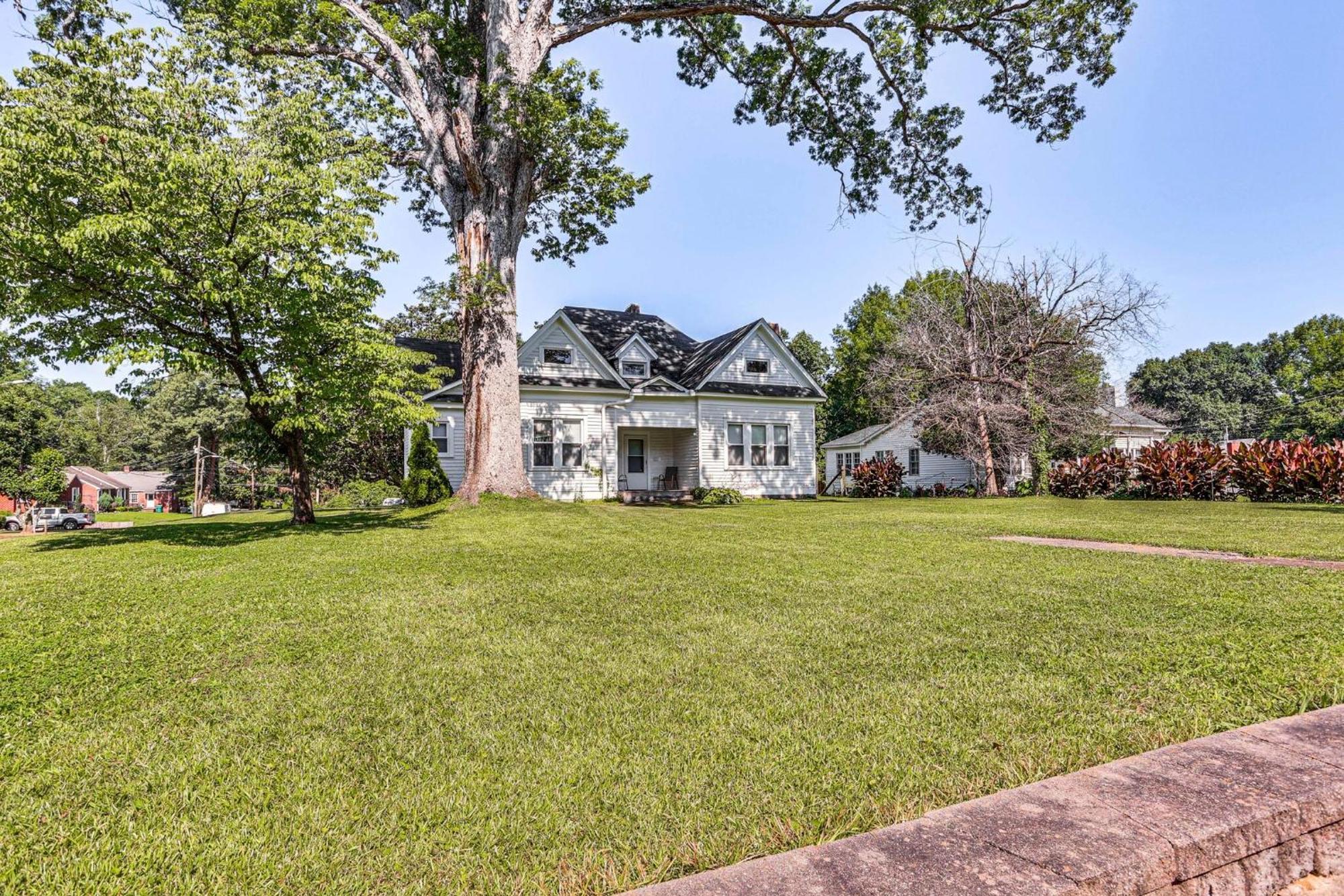 Historic Highland-Game Room & King Beds Entire Home Jackson Bagian luar foto