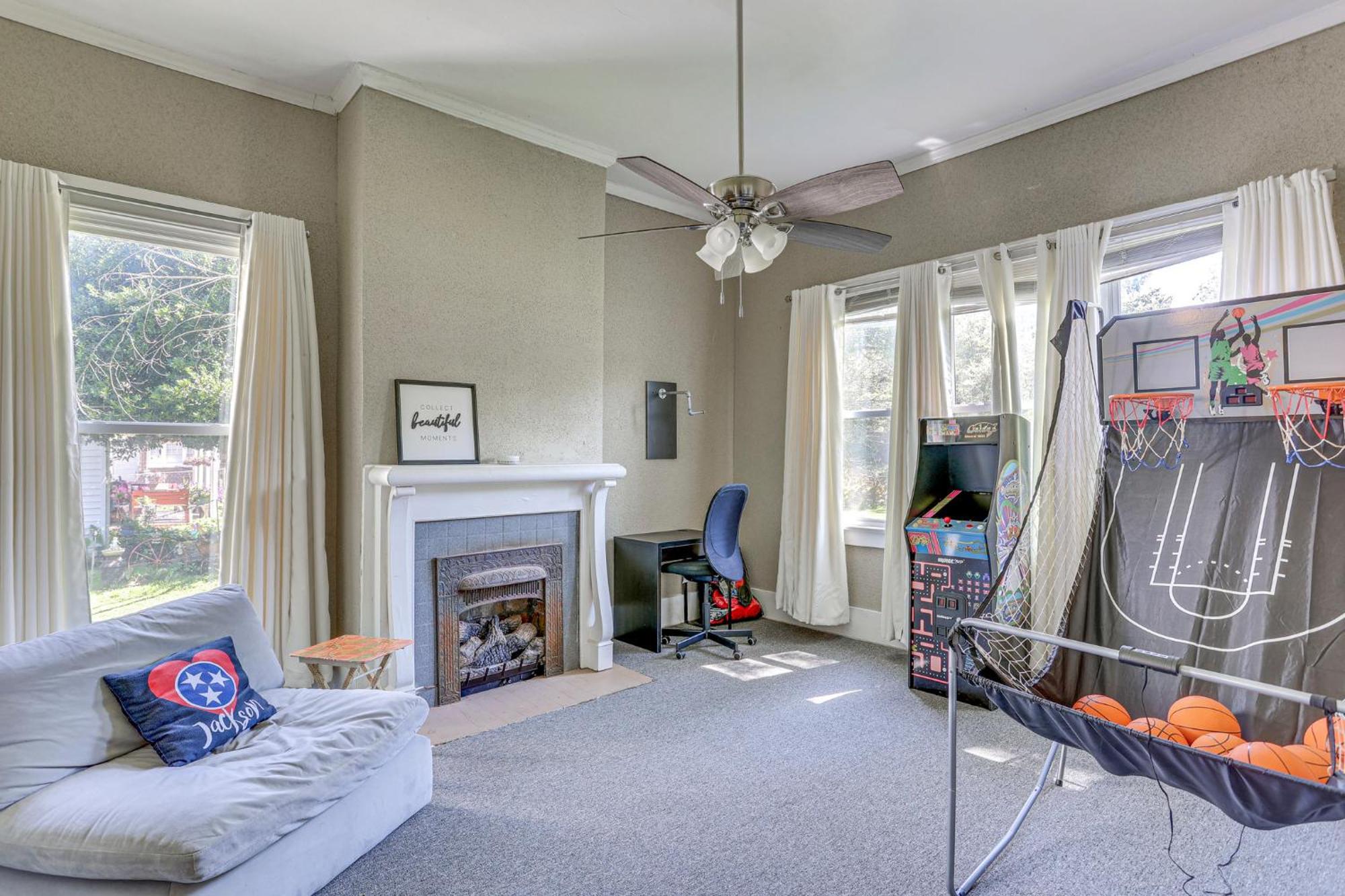 Historic Highland-Game Room & King Beds Entire Home Jackson Bagian luar foto