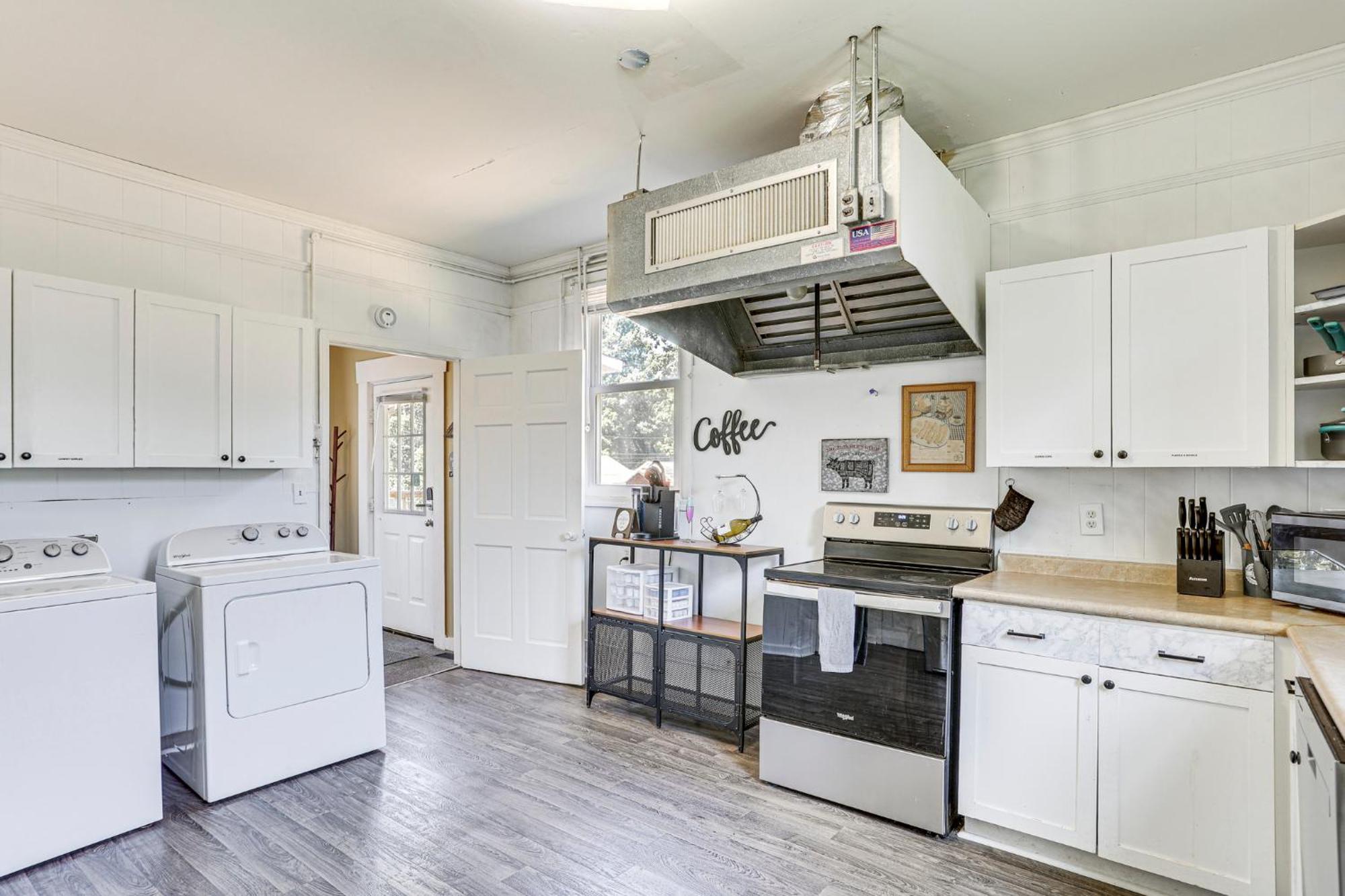 Historic Highland-Game Room & King Beds Entire Home Jackson Bagian luar foto
